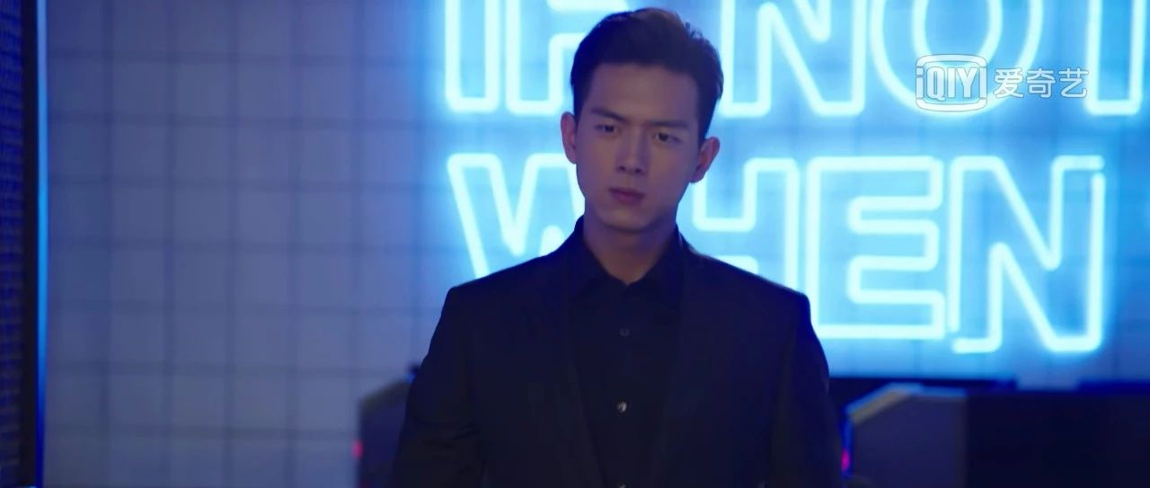 《親愛的，熱愛的》中的服裝色彩搭配